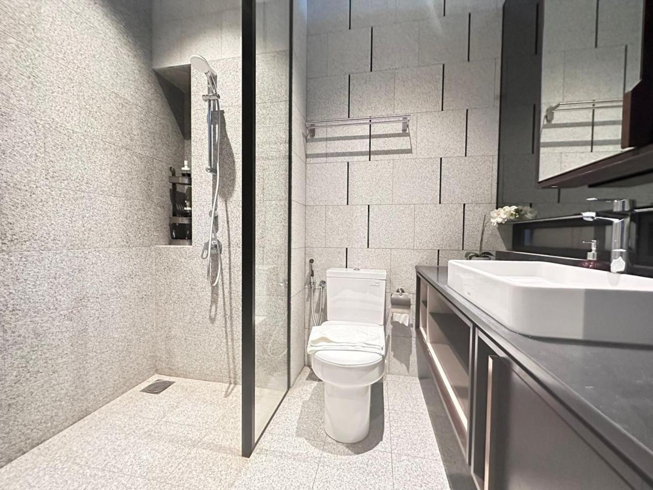 Scarletz Klcc Twin Tower By One39 Kl Apartment Kuala Lumpur