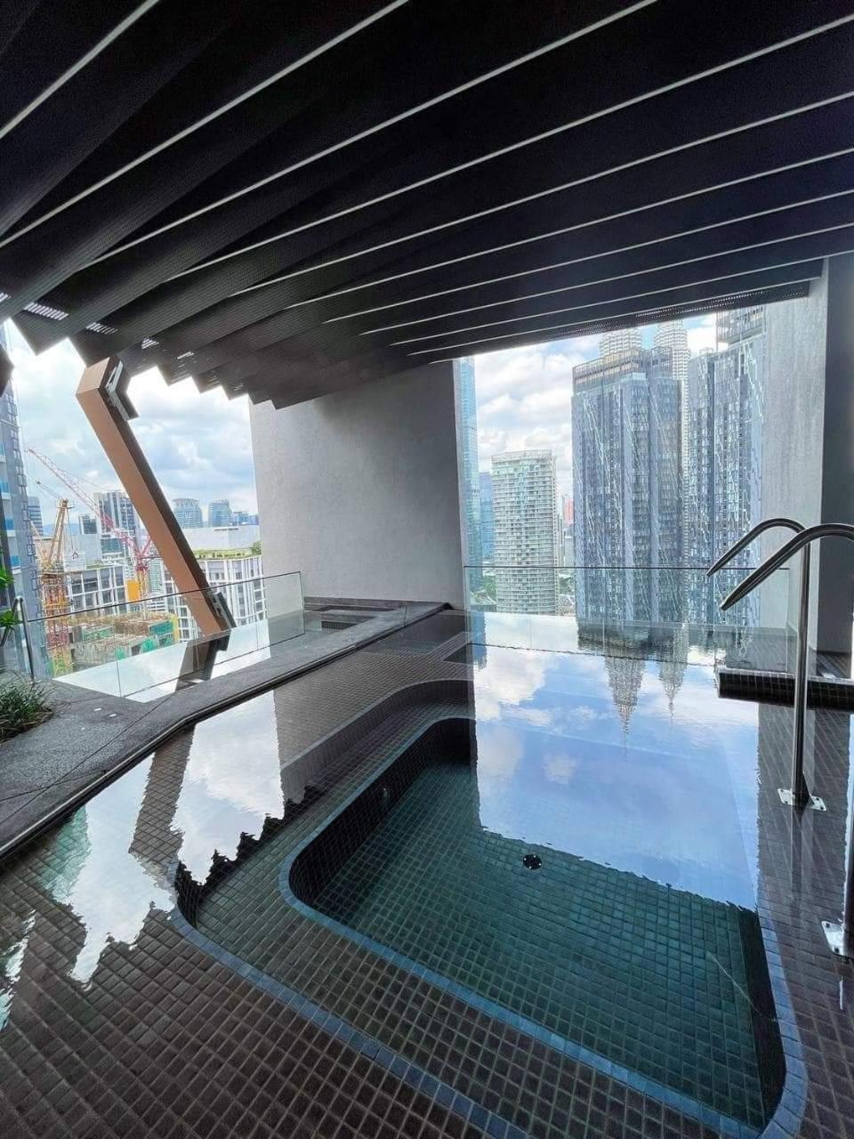 Scarletz Klcc Twin Tower By One39 Kl Kuala Lumpur